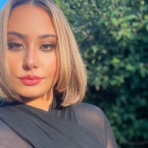 Meet your Posher, Arjeta